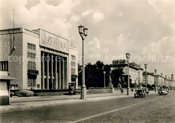 Berlin Stalinallee Zentraler Klub der Jugend u