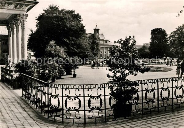 Pillnitz Blick vom Bergpalais zum Neuen Palais