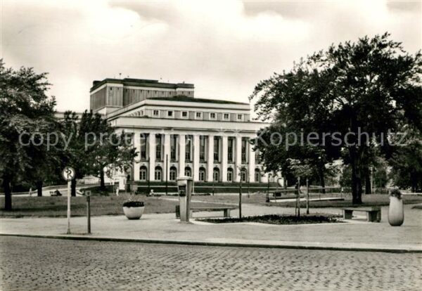 Dessau-Rosslau Friedensplatz mit Landestheater