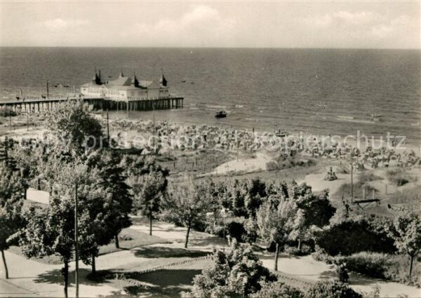 Ahlbeck Ostseebad Strand und Seebrücke