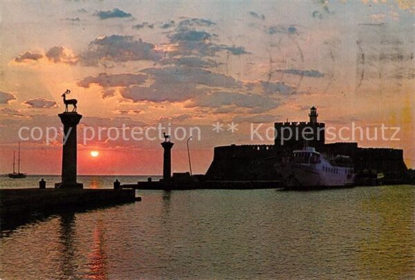 Rhodos Rhodes Aegaeis Hafeneinfahrt Leuchtturm