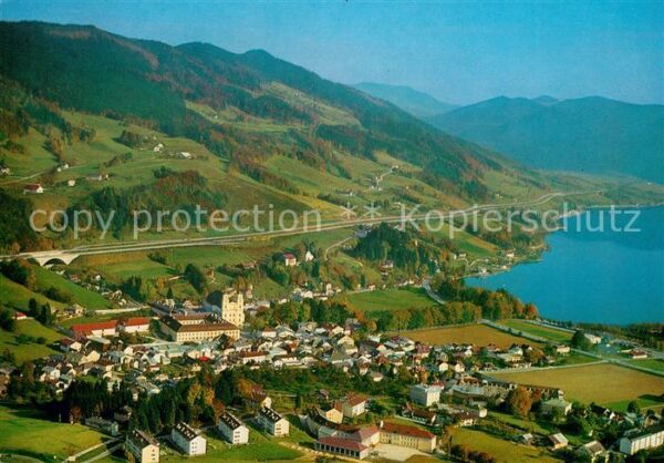 Mondsee Salzkammergut Fliegeraufnahme