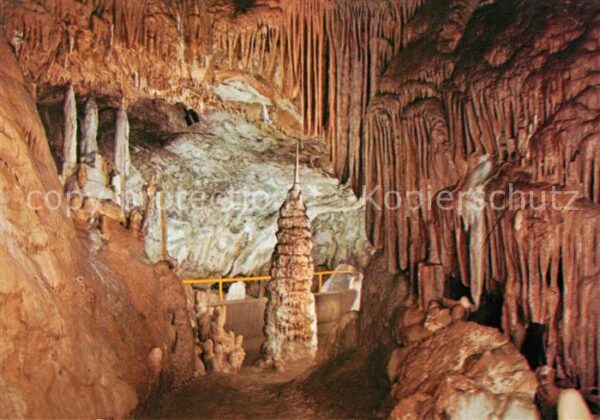 Hoehlen Caves Grottes Dechenhöhle Kaiserhalle