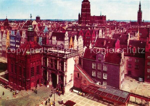 Gdansk Widok ogolny na pierwszym planie Dwor B