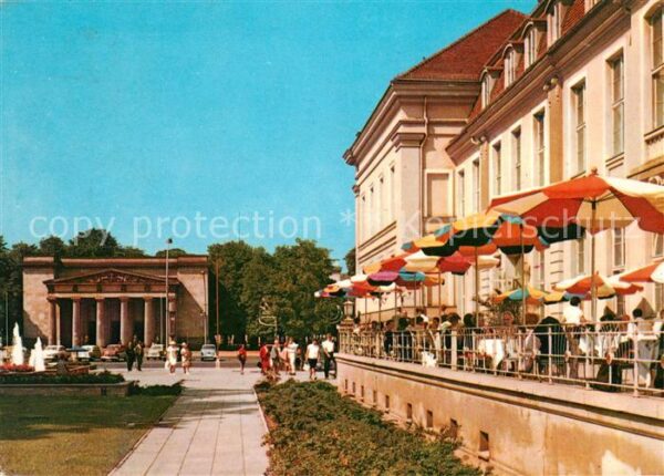 Berlin Blick vom Operncafe zum Mahnmal