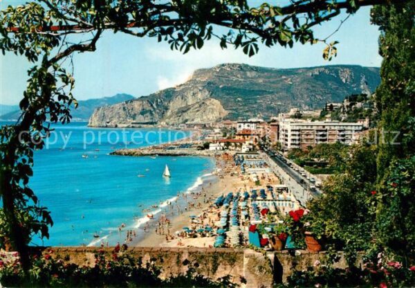 Finale Ligure Strand Panorama