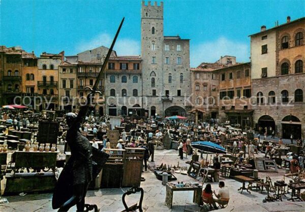 Arezzo Piazza Vasari Fiera Antiquaria