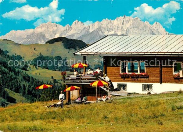 Fieberbrunn Tirol Berggasthof Streuböden gegen Kaisergebi