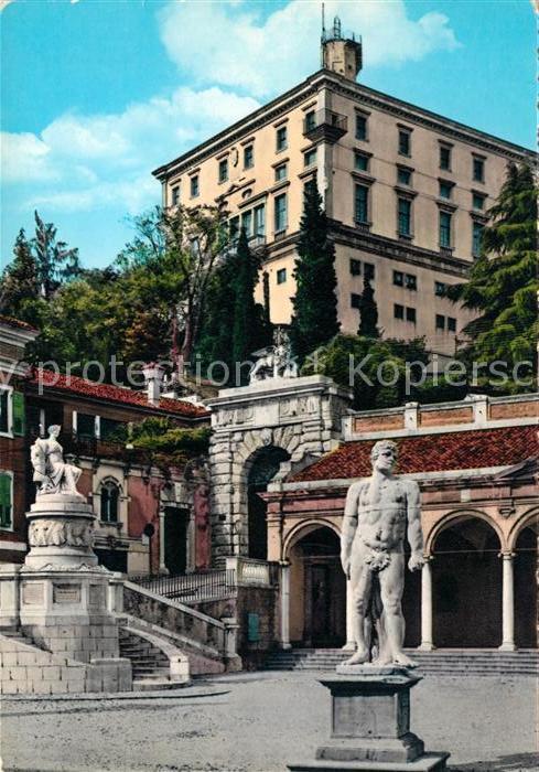 Udine Piazza Liberta ed il Castello