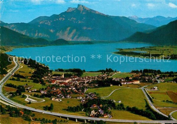 Mondsee Salzkammergut Fliegeraufnahme Autobahn Schafberg