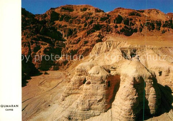Qumran Vue vers les grottes vue aerienne