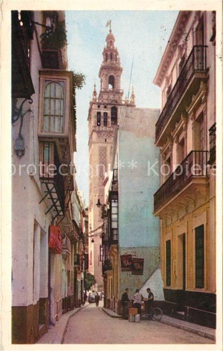 Sevilla Andalucia La Giralda desde la Calle de Placentine