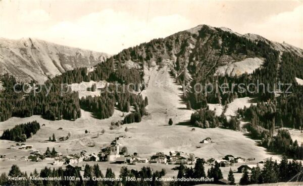 Riezlern Kleinwalsertal Vorarlberg Panorama mit Gehrenspitze und Kanzelwan