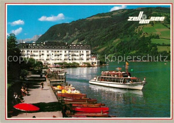 Zell See Uferpromenade mit Grand Hotel