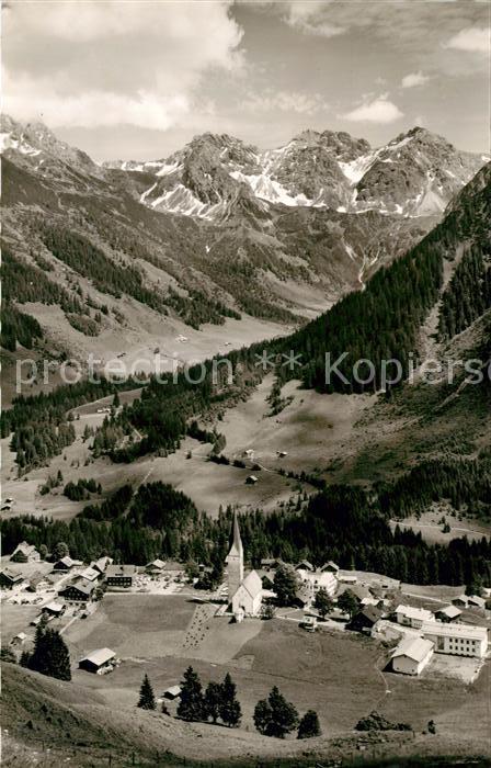 Mittelberg Kleinwalsertal mit Hochgehren Schüsser Schafalpenköpfe