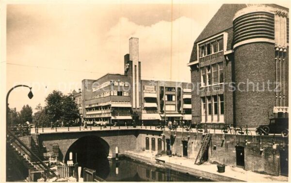 Utrecht Viebrug met zijgevel postkantoor