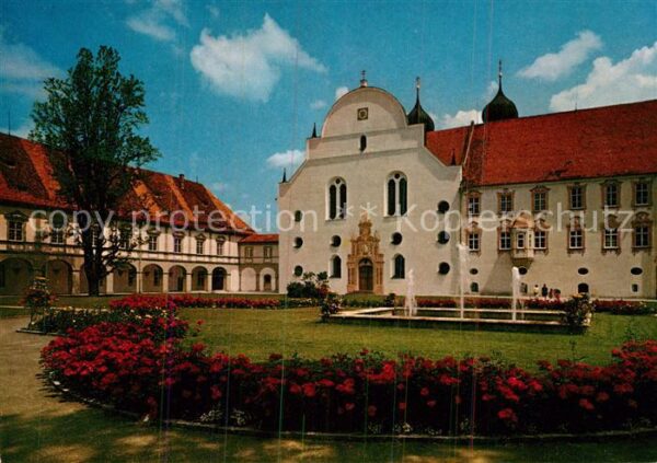 Benediktbeuern Kloster Äusserer Klosterhof mit Hauptpo