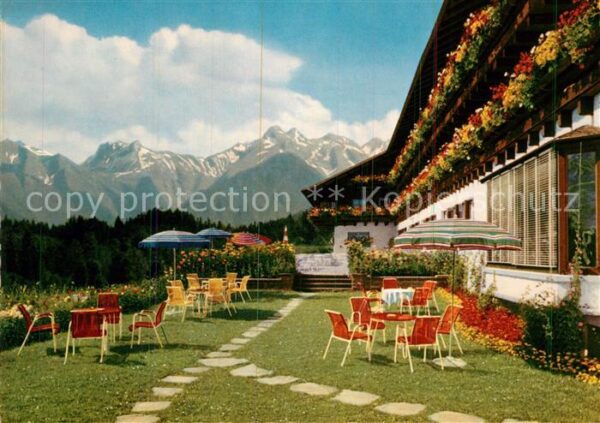 Sonthofen Oberallgaeu Allgäuer Berghof mit Alpe Eck Terrasse