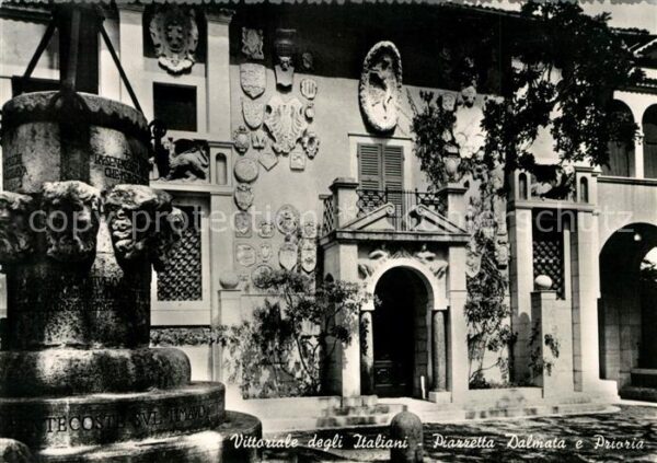 Garda Lago di Garda Vittoriale degli Italiani Piazzetta Dal