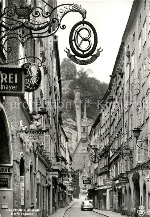Salzburg Oesterreich Getreidegasse