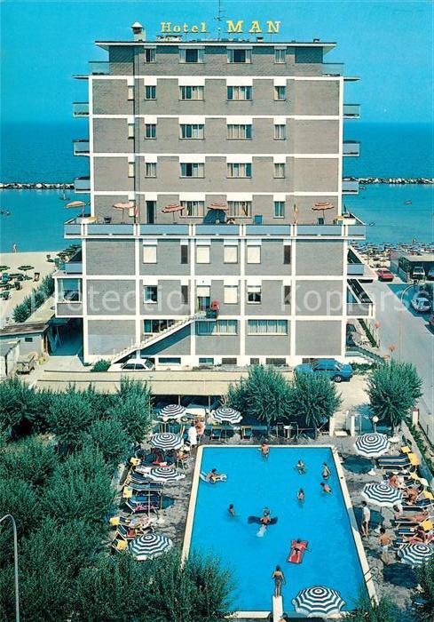 Lido di Savio Hotel Man Swimming Pool Meerblick
