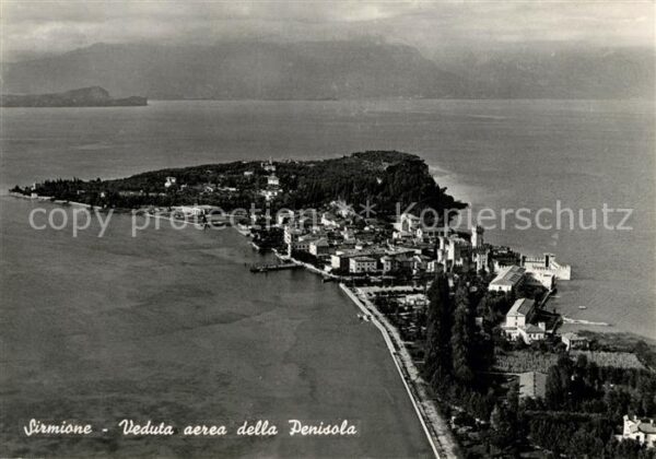 Sirmione Lago di Garda Fliegeraufnahme Penisola