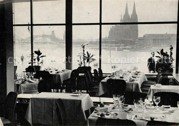 Koeln Rhein Rheinterrasse Kölner Dom