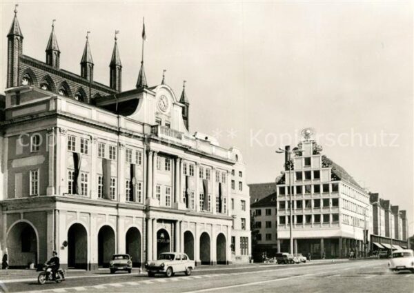 Rostock Rathaus udn Haus Sonne
