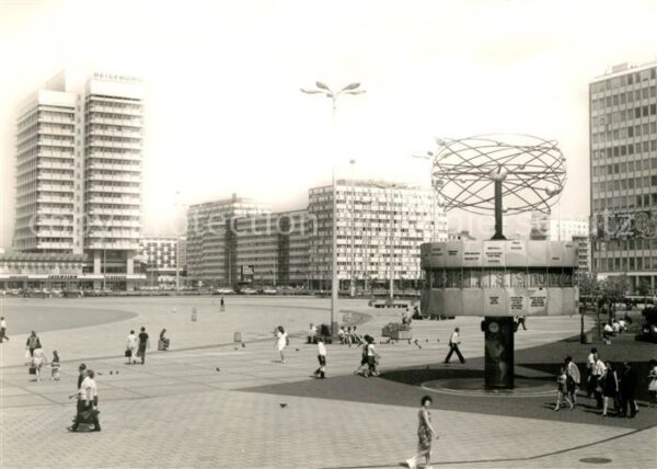Berlin Uraniasäule Weltzeituhr Haus des Lehrer