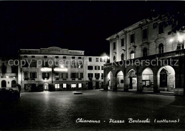 Chiavenna Piazza Bertacchi Nacht