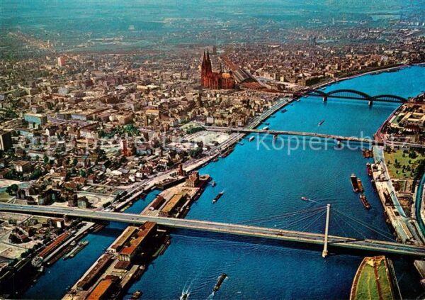 Koeln Rhein Altstadt Dom Severinsbrücke Deutzer Brü