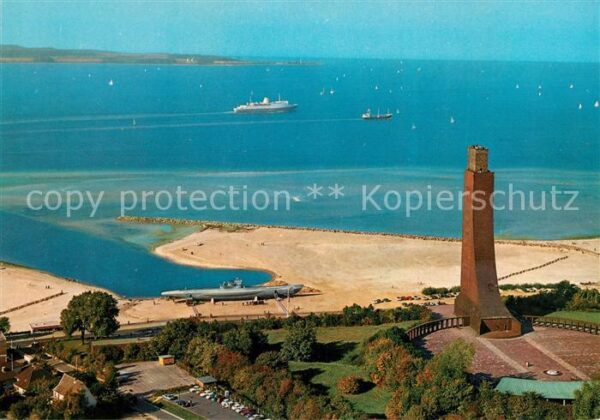 Laboe Marine Ehrenmal mit U 995 Fliegeraufnah