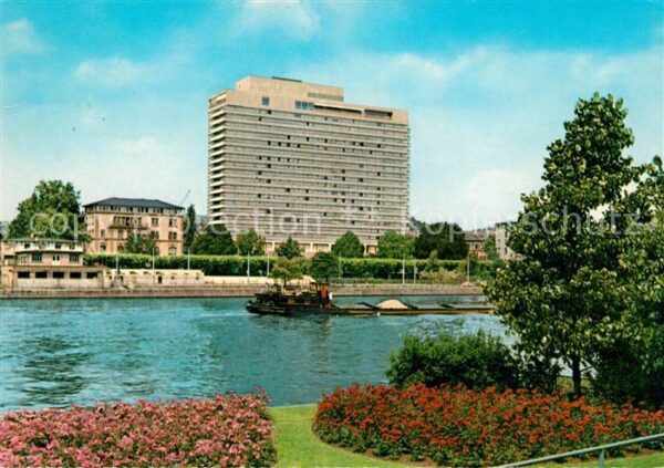Frankfurt Main Mainpartie mit dem Hotel Frankfurt Inte