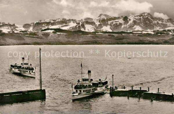 Dampfer Seitenrad Friedrichshafen Bodensee Hafeneinfahrt