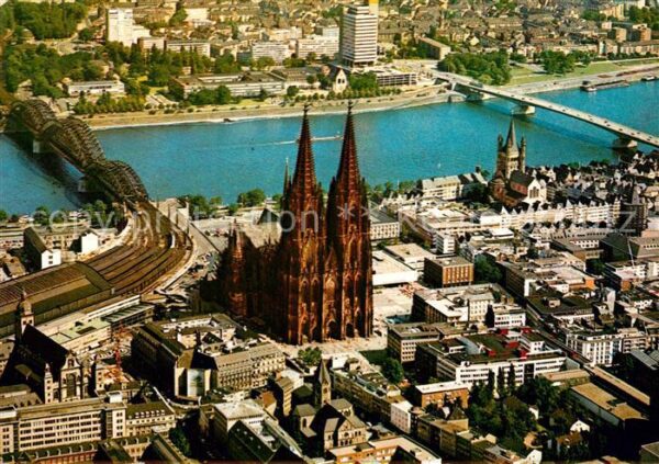 Koeln Rhein Fliegeraufnahme Dom Hohenzollernbrücke