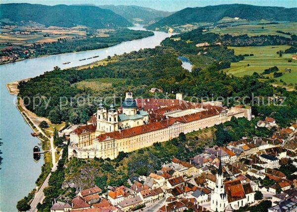 Melk Donau Fliegeraufnahme Benediktinerkloster