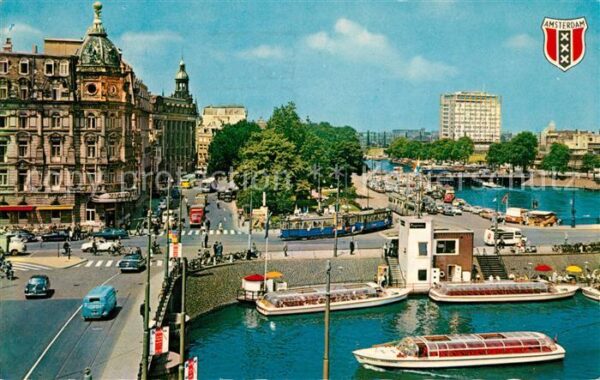 Amsterdam Niederlande Prins Hendrikkade Rundfahrtboote