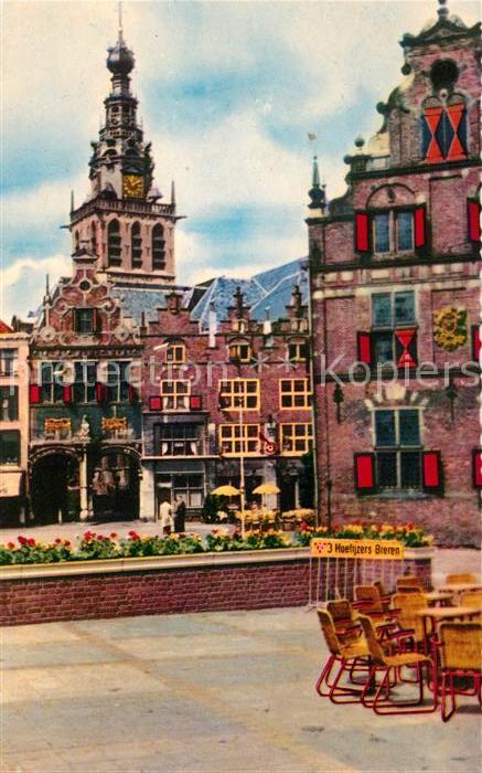 Nijmegen Grote Markt met Waaggebouw en St Steven