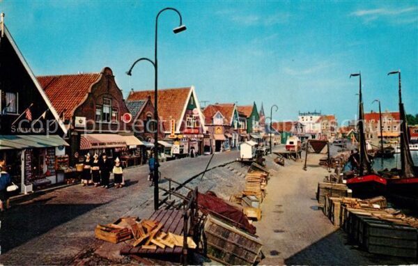 Volendam Uferstrasse am Hafen Ladengeschäfte