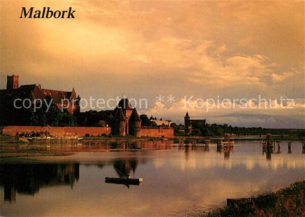 Malbork Blick über die Nogat zum Schloss Abends