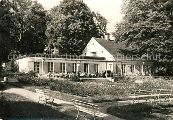 Putbus Ruegen Rosencafe Rosengarten