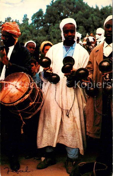 Typen Arabien Algerie Musikinstrumente Trommel