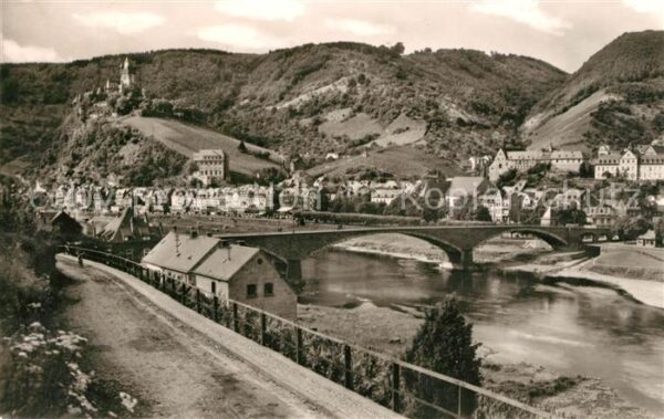 Cochem Mosel Uferweg an der Mosel Blick zur Reichsbu