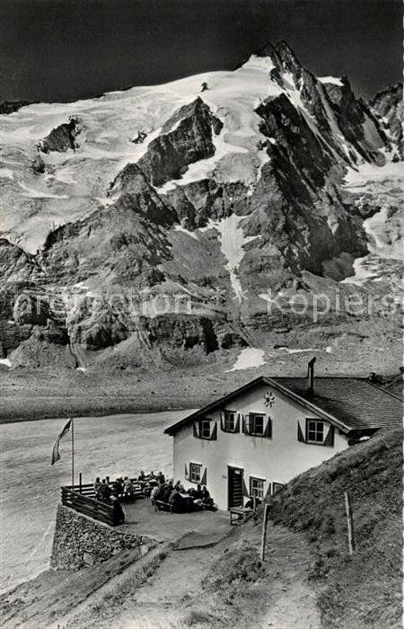 Hofmannshuette Berghaus mit Grossglockner Hohe Tauern