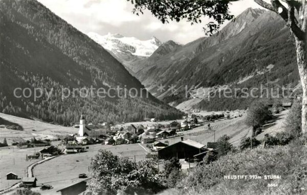 Neustift Stubaital Tirol Gesamtansicht mit Alpenpanorama