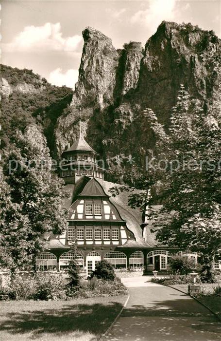 Bad Muenster Stein Ebernburg Bäderhaus mit Rheingrafenstein Felsen