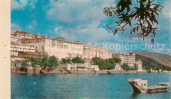 Udaipur Rajasthan Lake and City Palace