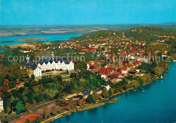 Ploen See Schloss Naturpark Holsteinische Schweiz