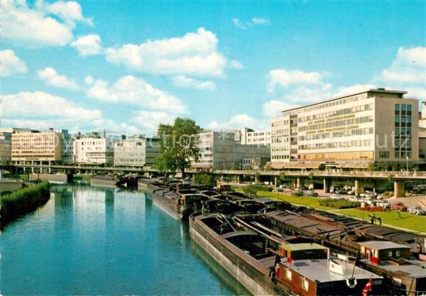 Saarbruecken Berliner Promenade Frachtkähne