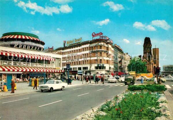 Berlin Kurfürstendamm mit Kaiser Wilhelm Gedäc